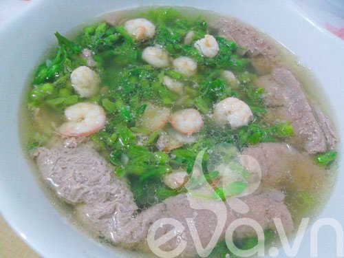 Canh thiên lý nấu tôm