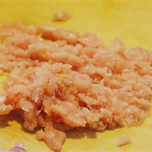 Cách làm canh thịt bằm nấu mồng tơi