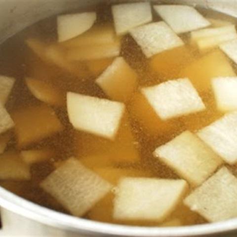 Cách làm canh thịt bò củ cải trắng