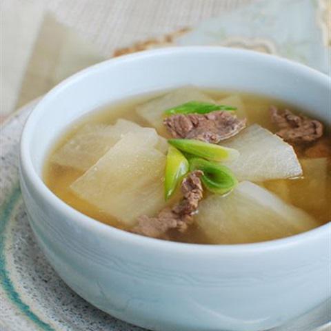 Cách làm canh thịt bò củ cải trắng
