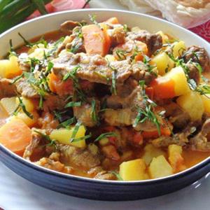 Cách làm canh thịt bò hầm cà chua