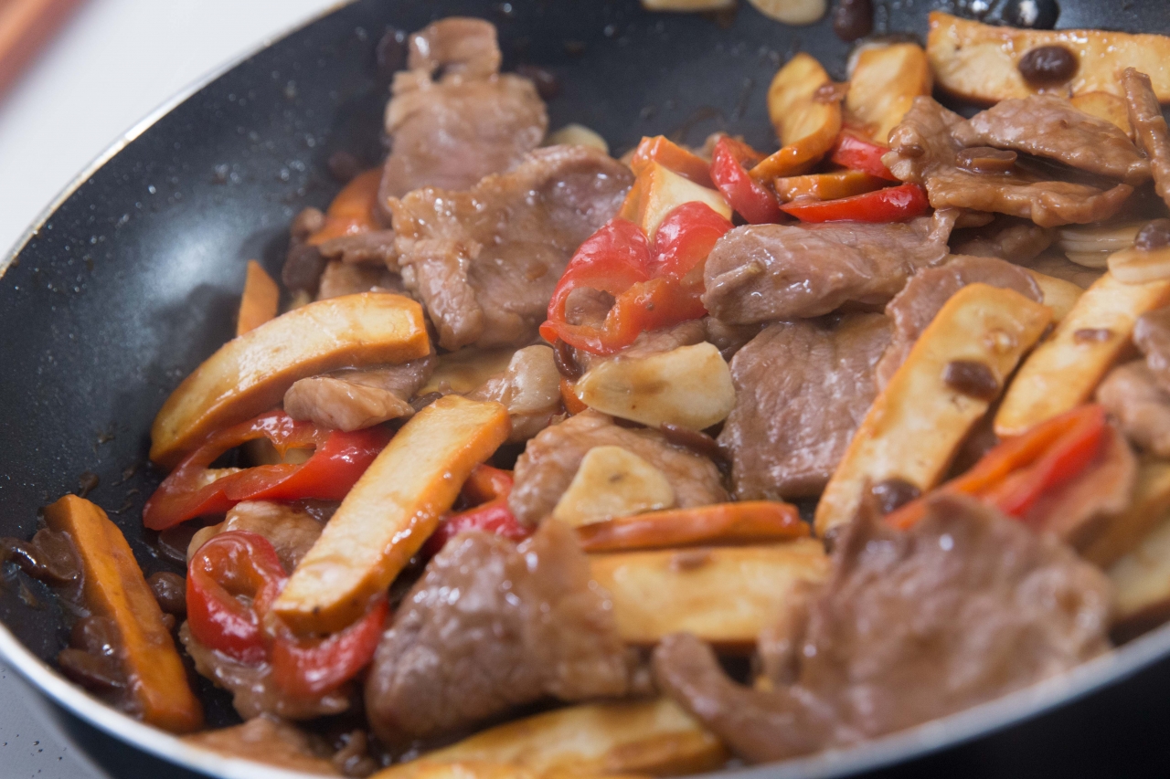 Canh thịt bò hầm nấm uyên ương ăn hoài không chán