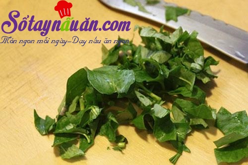 Canh thịt bò hành răm cho ngày lạnh