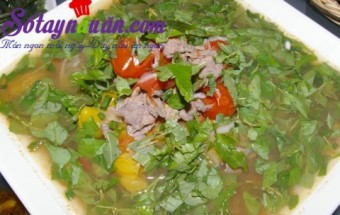 Canh thịt bò hành răm cho ngày lạnh