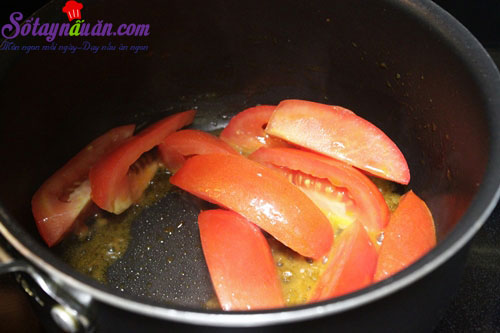 Canh thịt bò nấu cà chua giàu dinh dưỡng