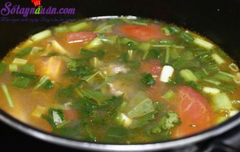 Canh thịt bò nấu cà chua giàu dinh dưỡng