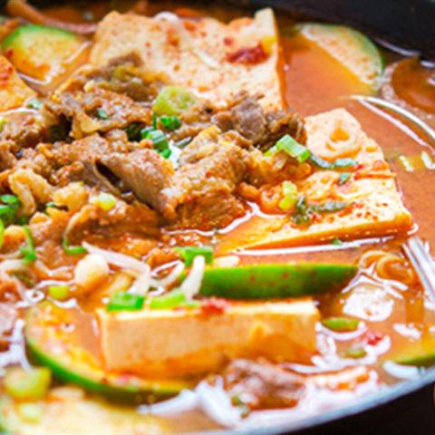 Cách làm canh thịt bò nấu đậu hũ và bí ngòi