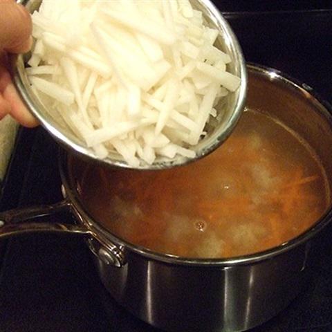 Cách làm canh thịt gà nấu rau củ