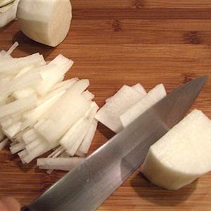 Cách làm canh thịt gà nấu rau củ