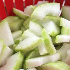 Cách làm canh thịt heo bằm nấu bí đao