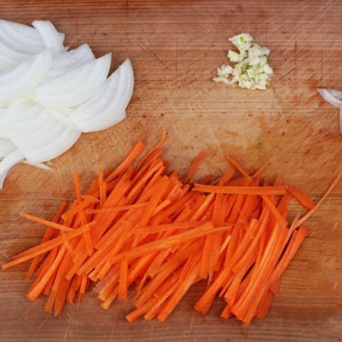 Cách làm canh thịt heo rau củ