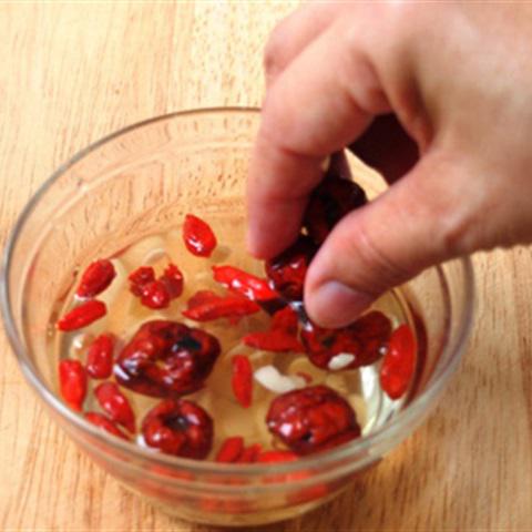 Cách làm canh thịt nấu chua