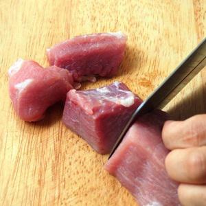 Cách làm canh thịt nấu chua