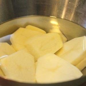 Cách làm canh thịt viên khoai tây