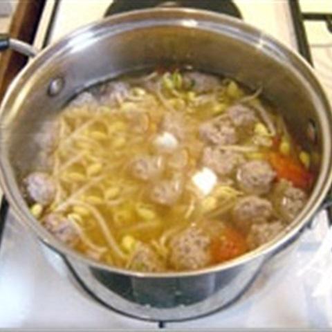 Cách làm canh thịt viên nấu chua
