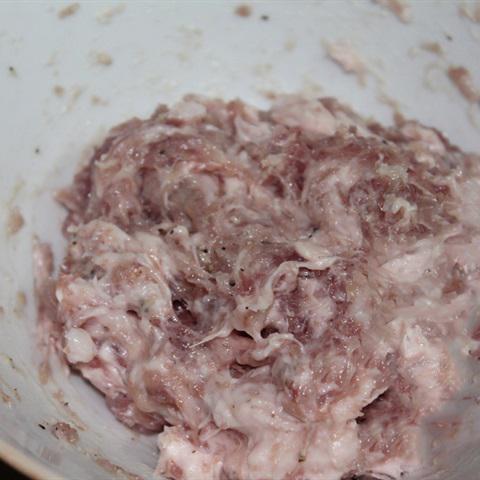 Cách làm canh thịt viên nấu nấm