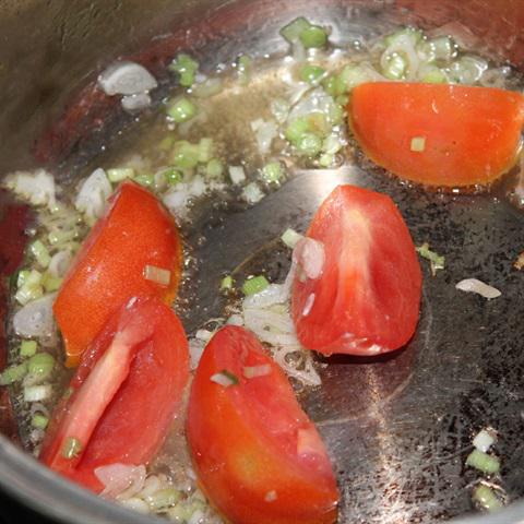 Cách làm canh thịt viên nấu nấm