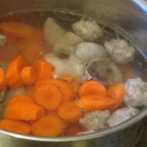 Cách làm canh thịt viên rau củ