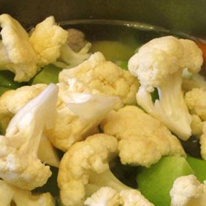 Cách làm canh thịt viên rau củ