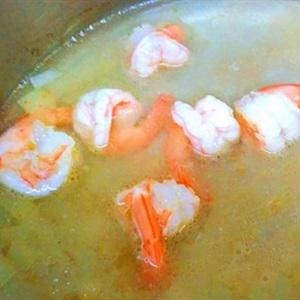 Cách làm canh tôm đậu hũ nấu lá hẹ