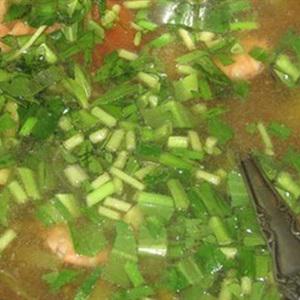 Cách làm canh tôm nấu chua kiểu Nam Bộ