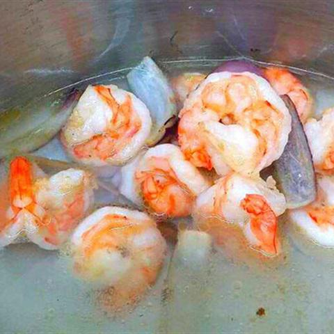 Cách làm canh trái bầu nấu tôm tươi