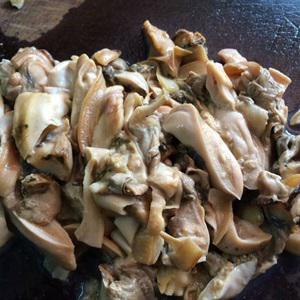 Cách làm canh trai nấu lá lốt xương xông