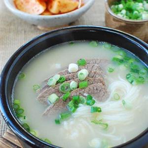 Cách làm canh xương bò kiểu Hàn