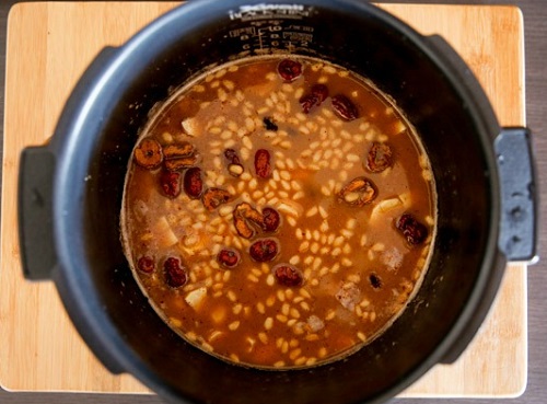 Canh xương bò nấu sữa kiểu Hàn độc đáo, thơm ngậy