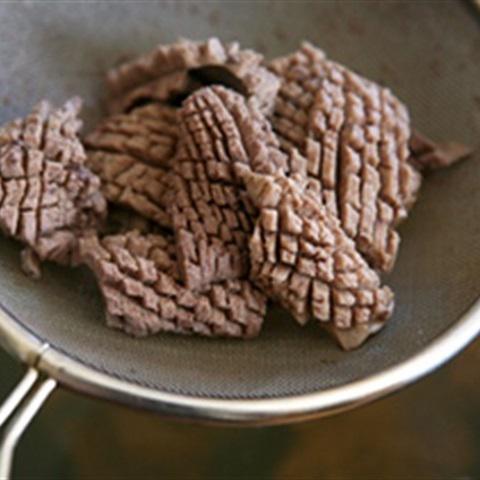 Cách làm cật heo xào ớt chuông