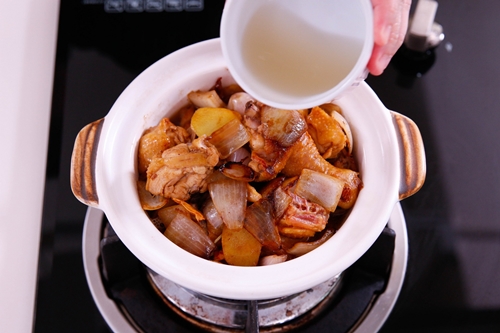 Cay bỏng lưỡi với tô mì cay Hàn Quốc cấp độ 7 bằng 4 bước đơn giản