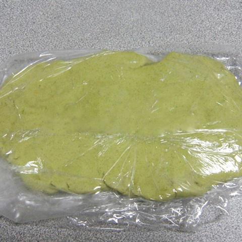 Cách làm cây thông Noel từ bánh cookie trà xanh