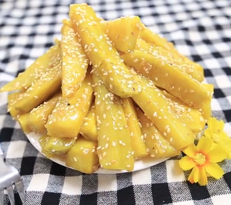 Cay xé món gà xào húng quế kiểu Thái ăn 1 lại muốn ăn 10