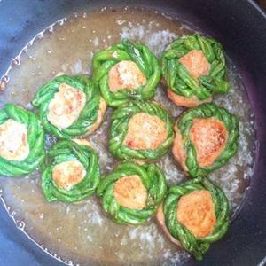 Cách làm chả cá bọc đậu đũa