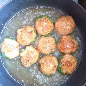 Cách làm chả cá bọc đậu đũa