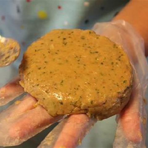 Cách làm chả cá hồi chấm tương