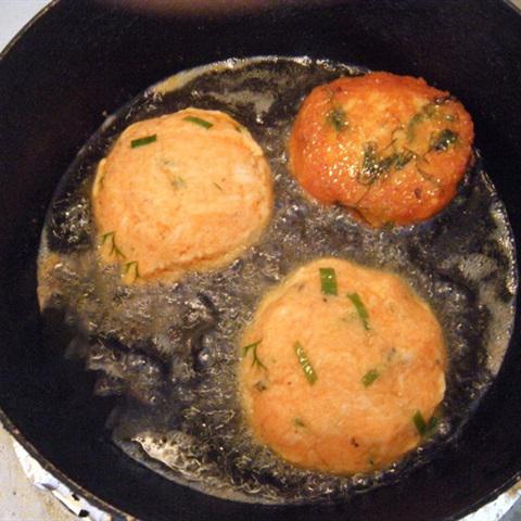 Cách làm chả cá hồi chiên