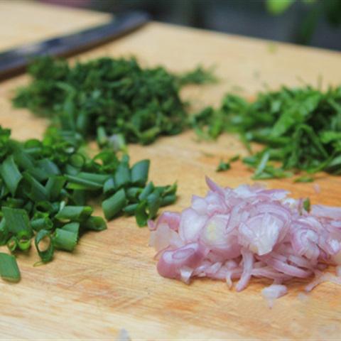 Cách làm chả cá ngần lá lốt