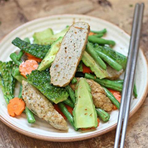 Cách làm chả cá rim rau củ