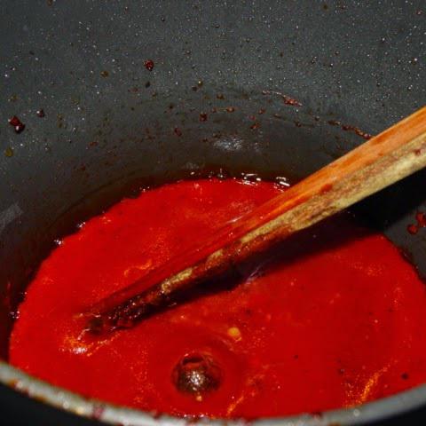 Cách làm chả cá sốt cà chua