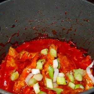 Cách làm chả cá sốt cà chua