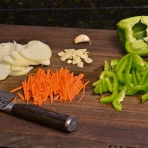 Cách làm chả cá xào rau củ