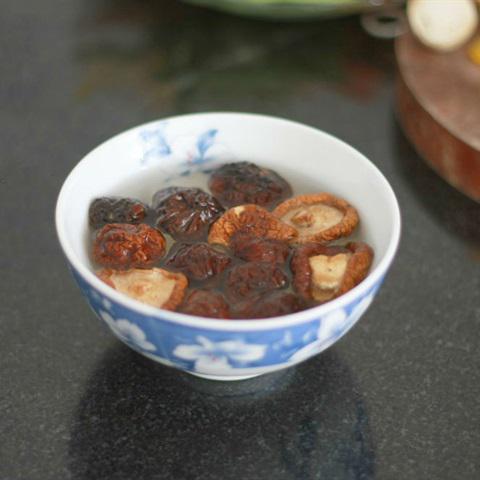 Cách làm chả cá xào rau nấm