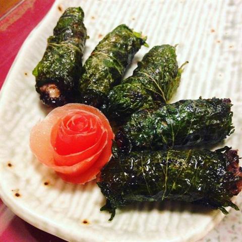 Cách làm chả cuốn lá tía tô