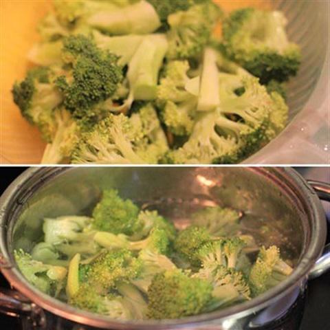 Cách làm chả gà kho bông cải xanh