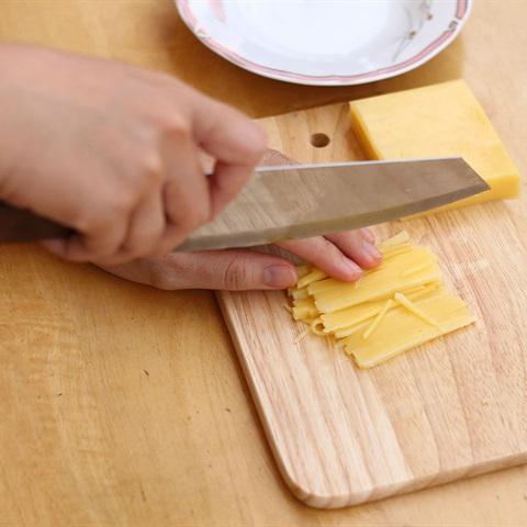 Cách làm chả giò cuộn phô mai