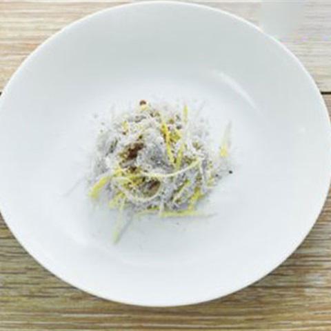 Cách làm chả giò cuốn tôm dừa