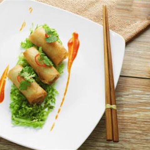 Cách làm chả giò cuốn tôm dừa