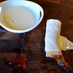 Cách làm chả giò cuốn tôm