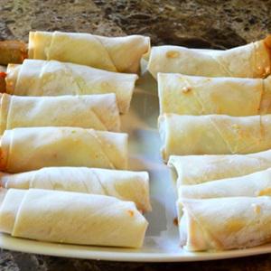 Cách làm chả giò cuốn tôm